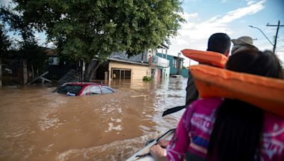 "Solo quiero ver mi casa": carrera contrarreloj para salvar lo posible en sur de Brasil