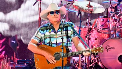 Alan Jackson headed back on tour for 'final time'