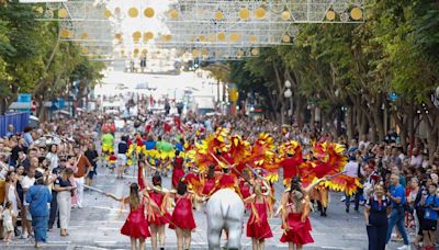 Sant Blai - La Torreta, Ciudad de Asís y Plaza del Mediterráneo consiguen los tres primeros premios del Desfile del Ninot