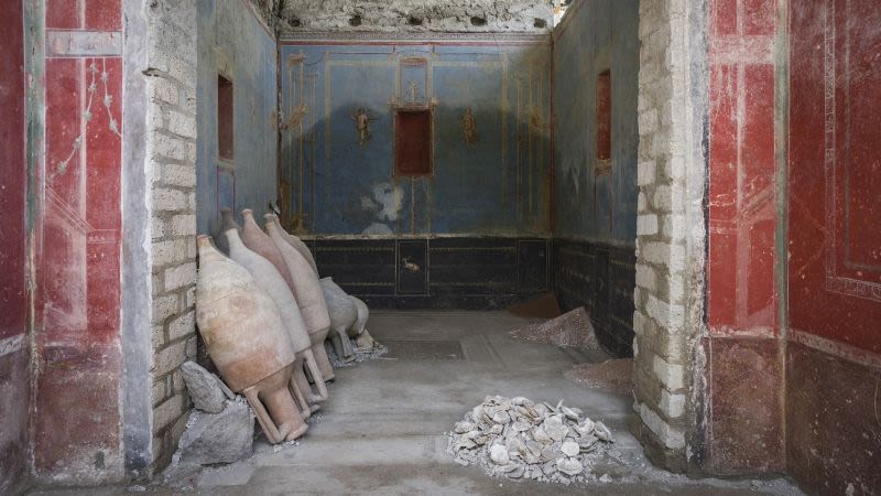 A blue painted shrine is the latest discovery in Pompeii ‘treasure chest’ | CNN