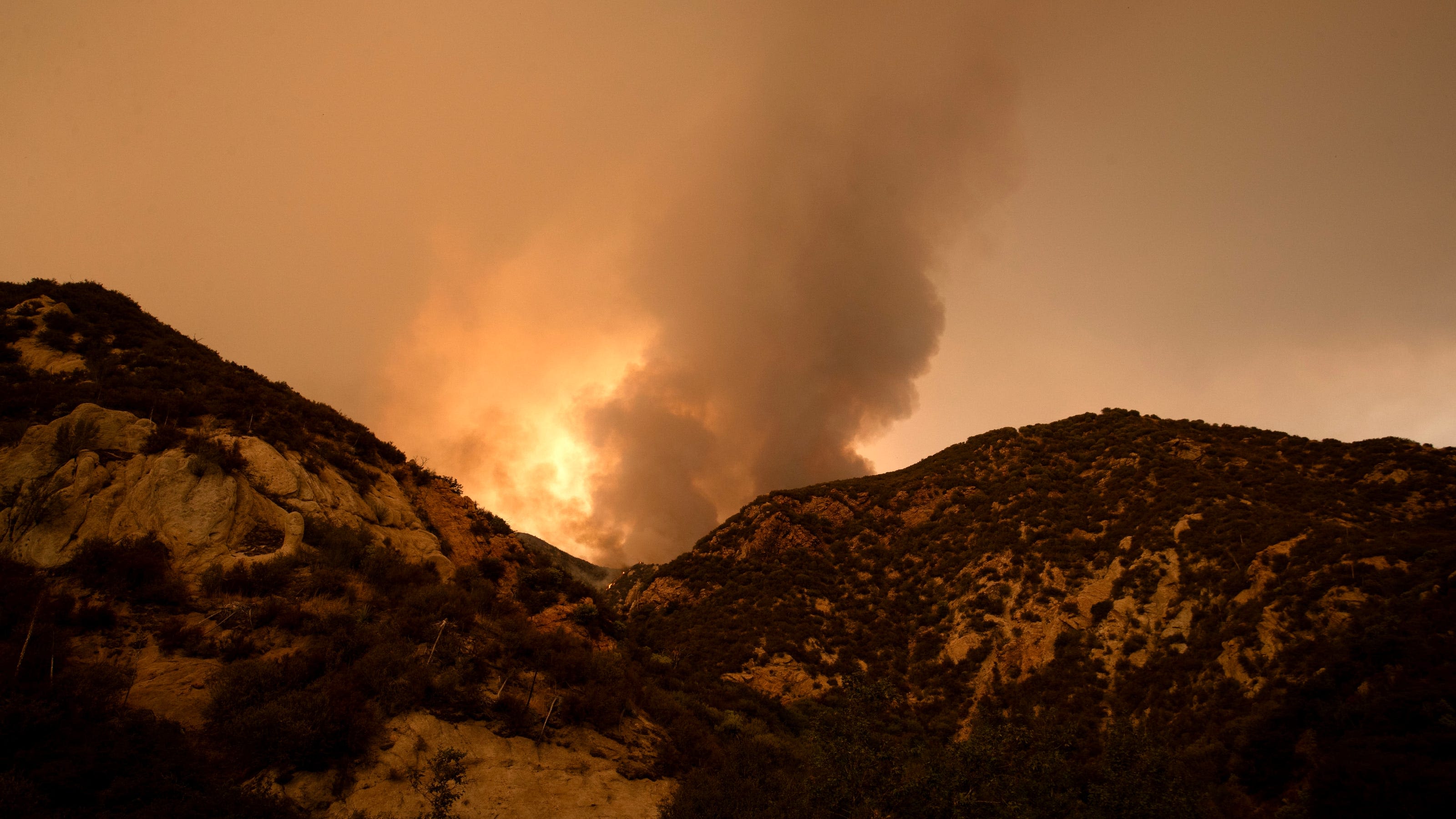 Line Fire: 37,200 acres, 18% containment; Lake Arrowhead, Big Bear, Cedar Glen affected