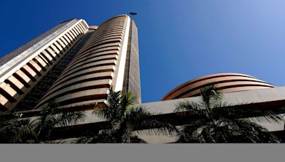 Stock Market LIVE Updates: GIFT Nifty indicates a positive start; US markets mixed, Asia trades higher