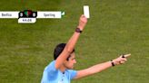 Lo más visto de 2023 | Histórico: por primera vez mostraron la tarjeta blanca en un partido de fútbol