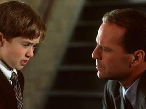 ‘The Sixth Sense’ turns 25. Here’s a list of M. Night Shyamalan’s freak movie endings, from ridiculous to incredible | CNN