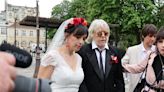 Mariage de Renaud, d'innombrables fans en liesse : un célèbre invité témoigne, "l'impression d'être au mariage de Johnny et Sylvie"