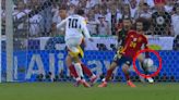 “Robo histórico”: La insólita mano que no se marcó en el España vs Alemania que está causando mucha polémica