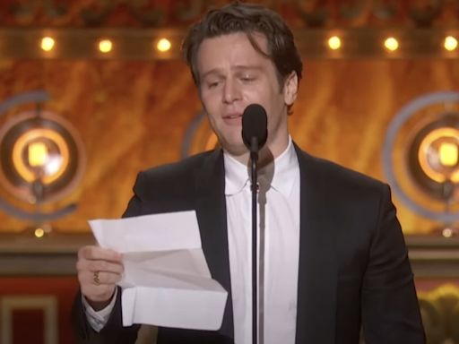 Video: Jonathan Groff Accepts Tony Award For MERRILY WE ROLL ALONG