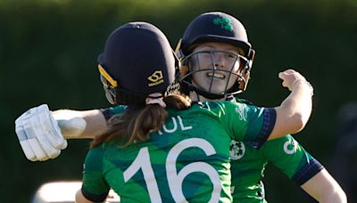 England vs Ireland: Hosts draw T20 series 1-1 after overcoming a late fightback from Kate Cross' side