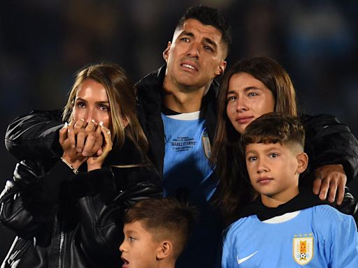 Luis Suarez bids a tearful farewell to international football