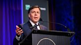 Bob Costas saves choking restaurant patron with Heimlich maneuver