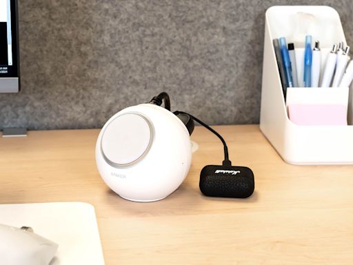 Screw It, I'm Buying Anker's Goofiest Charging Station (Again)