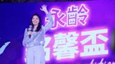 曾馨瑩49歲生日亮麗現身 銘馨盃決賽要參賽者「盡情表現」