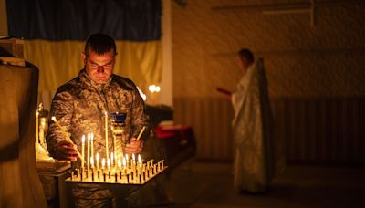 Ukraine and Russia mark Orthodox Easter under shadow of war