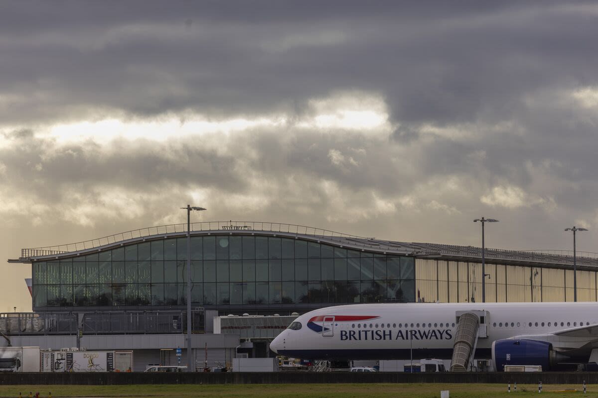 London Airports See Hundreds of Flight Delays Amid Bad Weather