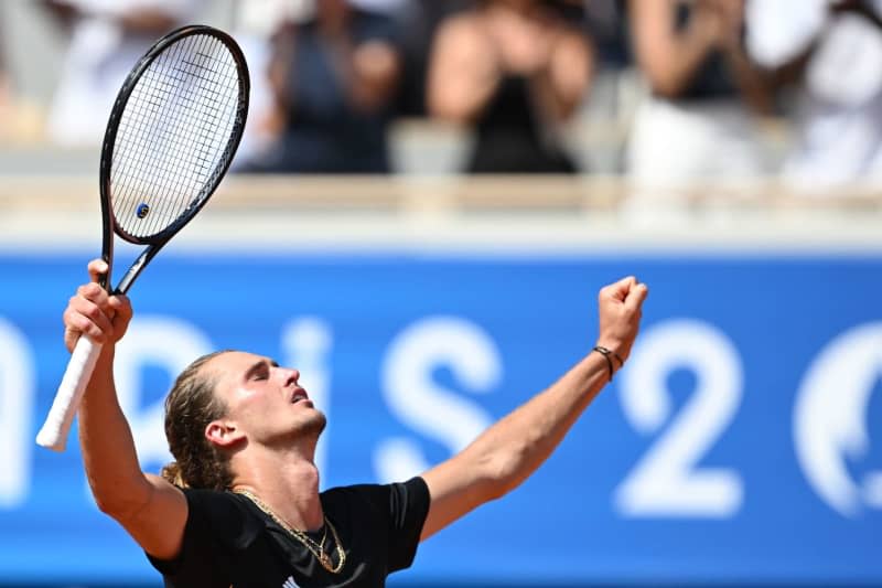 Zverev gains revenge on Machac and eases into Olympics third round