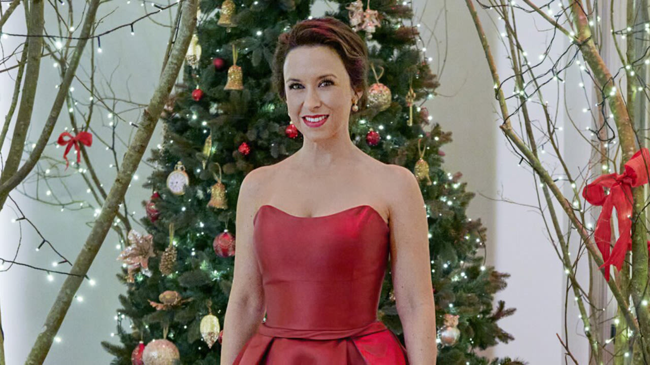 Lacey Chabert's Next Big Christmas Movie Was Announced, And I’m Shook It’s Not Set Up At Hallmark