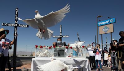 Cinco años después de la masacre en El Paso, la retórica de la "invasión" prolifera