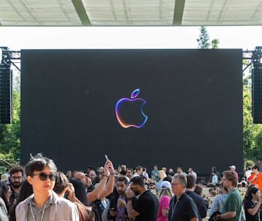 Why Apple hopefuls are so desperate to get a job there