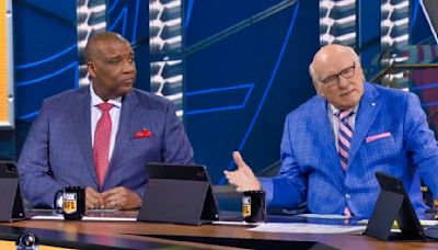 VIDEO: Howie Long Had To Awkwardly Correct Terry Bradshaw After His Disturbing Comment About Deshaun Watson