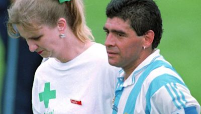 “Me cortaron las piernas”: el día que los argentinos lloramos porque habían retirado a Maradona sin avisarnos