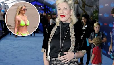 Tori Spelling mostró su extraordinario cambio físico luciendo un diminuto bikini en las playas de Malibú