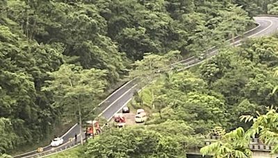 阿里山公路車輛墜谷 女子獲救送醫