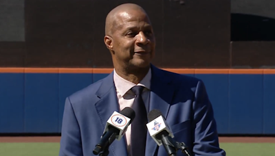 Mets' Darryl Strawberry thanks wife, shows new appreciation for life during jersey retirement ceremony: 'It means more than ever'