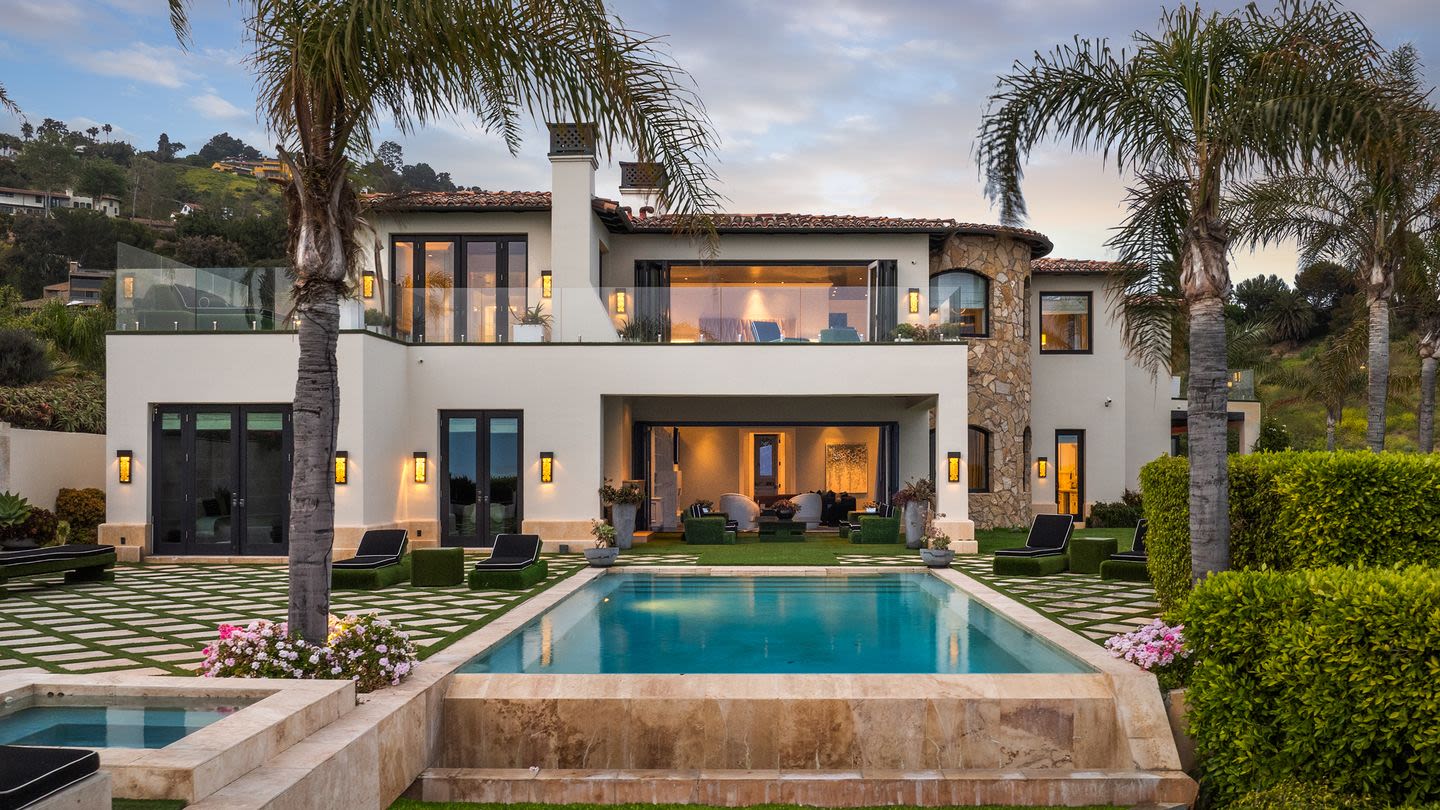 This Sprawling Estate, Once Rented by Kylie Jenner, Has Us Taking Out Loans