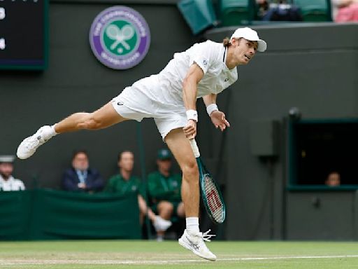 De Miñaur se retira del partido de cuartos de final contra Djokovic en Wimbledon por una lesión