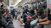 觀光客搭電車超愛做1事 日本人不忍了：是種霸凌 - 生活