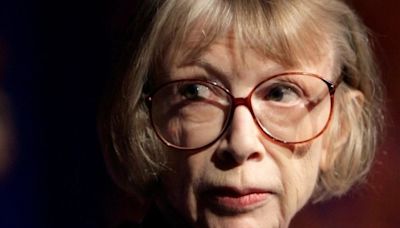 Cómo es la novela más conocida de Joan Didion, la mujer que se volvió sinónimo de periodismo