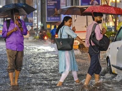 Kerala expects heavy rains in next few days, IMD issues alert