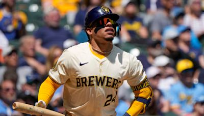 William Contreras leads the way as Brewers hit 5 homers off Martín Pérez in 10-2 win over Pirates