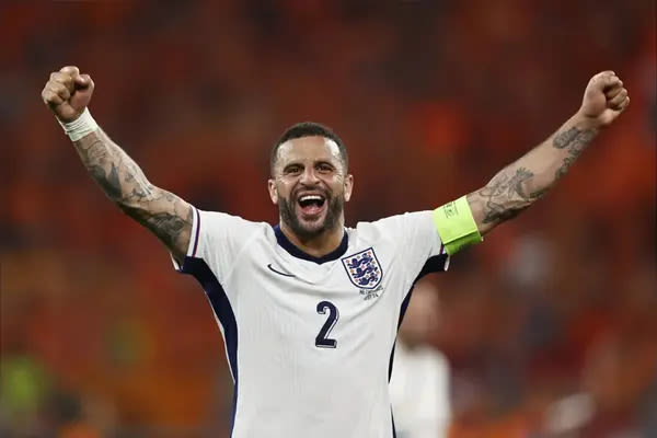 Triple blow to Manchester City arrival hopes as Kyle Walker increasingly linked with Etihad Stadium exit