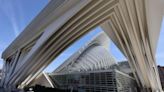 El Alcalde de Oviedo defiende el buen estado del área comercial del Calatrava: 'Está para entrar a vivir mañana'