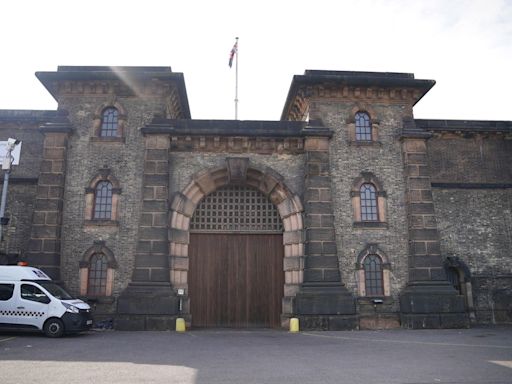 Inside ‘crumbling, overcrowded, vermin-infested’ Wandsworth prison as guard is accused of sex with inmate