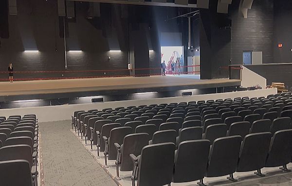 Hoover High School unveils new performing arts center