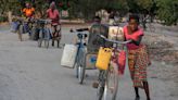 Jovens moçambicanos insistem no "El Dorado" sul-africano para oferecer bicicletas à família