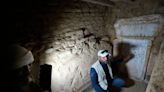 Momia desenterrada podría ser la ‘más completa’ hallada en Egipto, dicen arqueólogos
