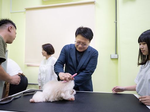 陪賴清德認養「斑斑」 潘孟安：讓台灣成動物友善國家