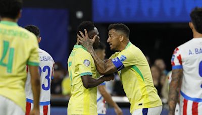 Vini Jr. leva segundo cartão amarelo em falta em James Rodríguez e está fora de hipotética quartas de final da Copa América