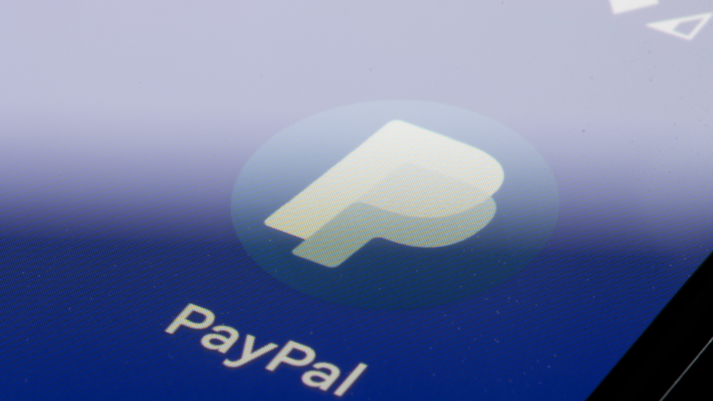 PayPal Stock Warning: Avoid This Sinking Ship as Market Share Plummets