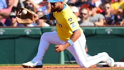 Yordan Alvarez, Spencer Arrighetti lead Astros over Red Sox