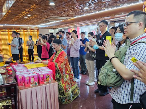 113年「松山之戀 幸福放送」單身聯誼活動， 攜手松山霞海城隍廟，見證千里姻緣一線牽！ | 蕃新聞