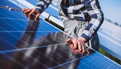 Tras alza en electricidad: Banco Bci ofrece descuento en compra de paneles solares para el hogar - La Tercera