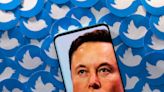 Las acciones de Tesla han caído más de un 35% desde que Elon Musk dijo por primera vez que compraría Twitter