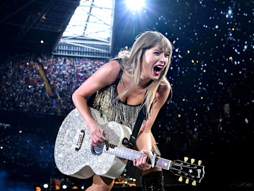 Taylor Swift Says Her Band ‘Plays Live for Three and a Half Hours,’ in Seeming Clapback to Dave Grohl’s Shadiness