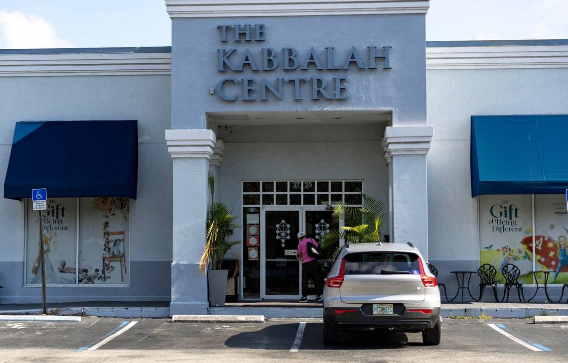 Shooter fires at North Miami Beach police SUV outside of Jewish center, cops say