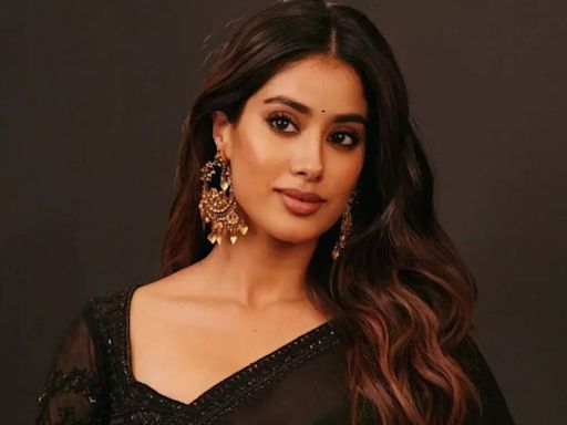 Janhvi Kapoor opens up about social media trolling: 'Main ye faceless user 101 on YouTube ki baat kyun sunu' | Hindi Movie News - Times of India