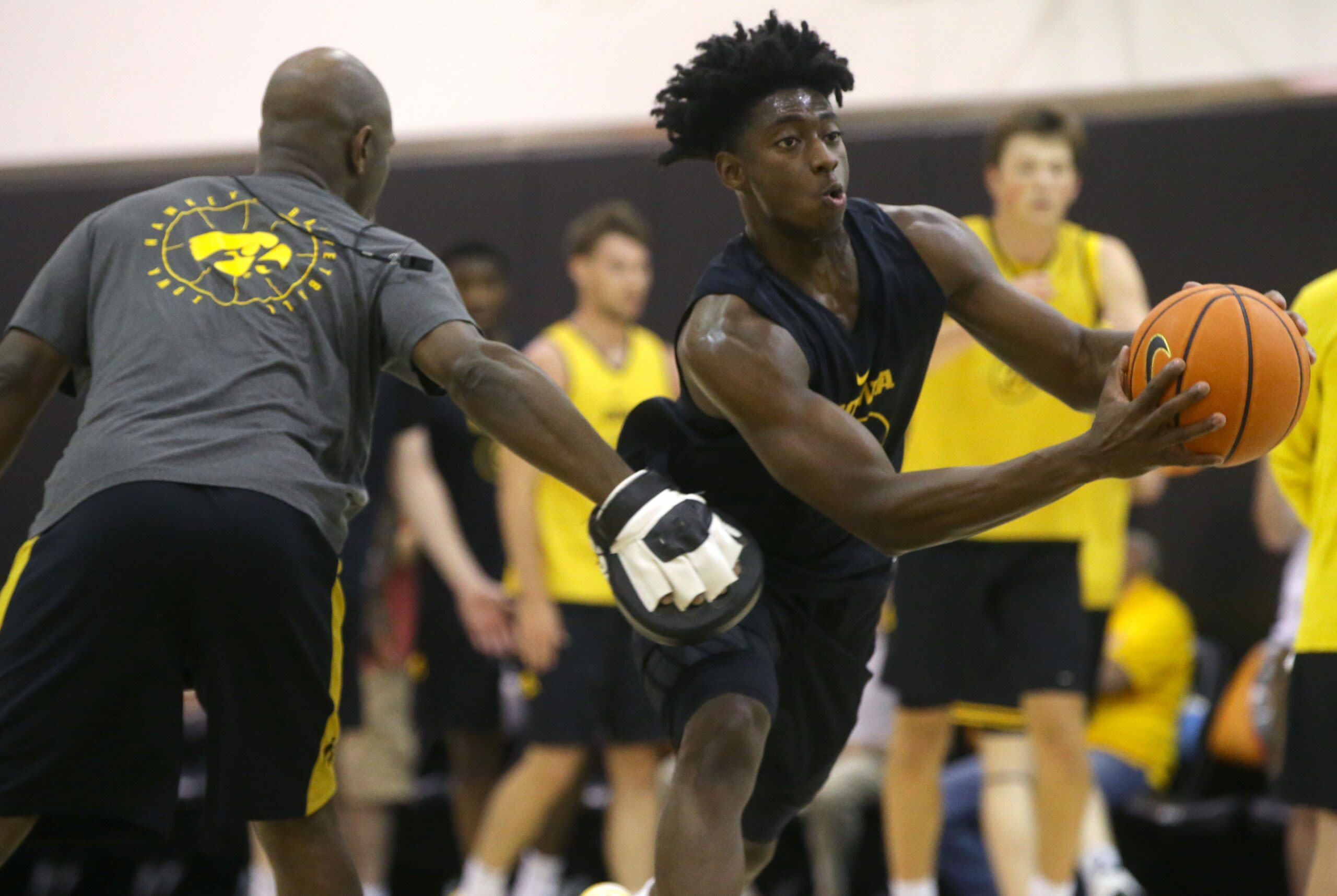 247Sports shares realistic expectations for Iowa basketball transfers